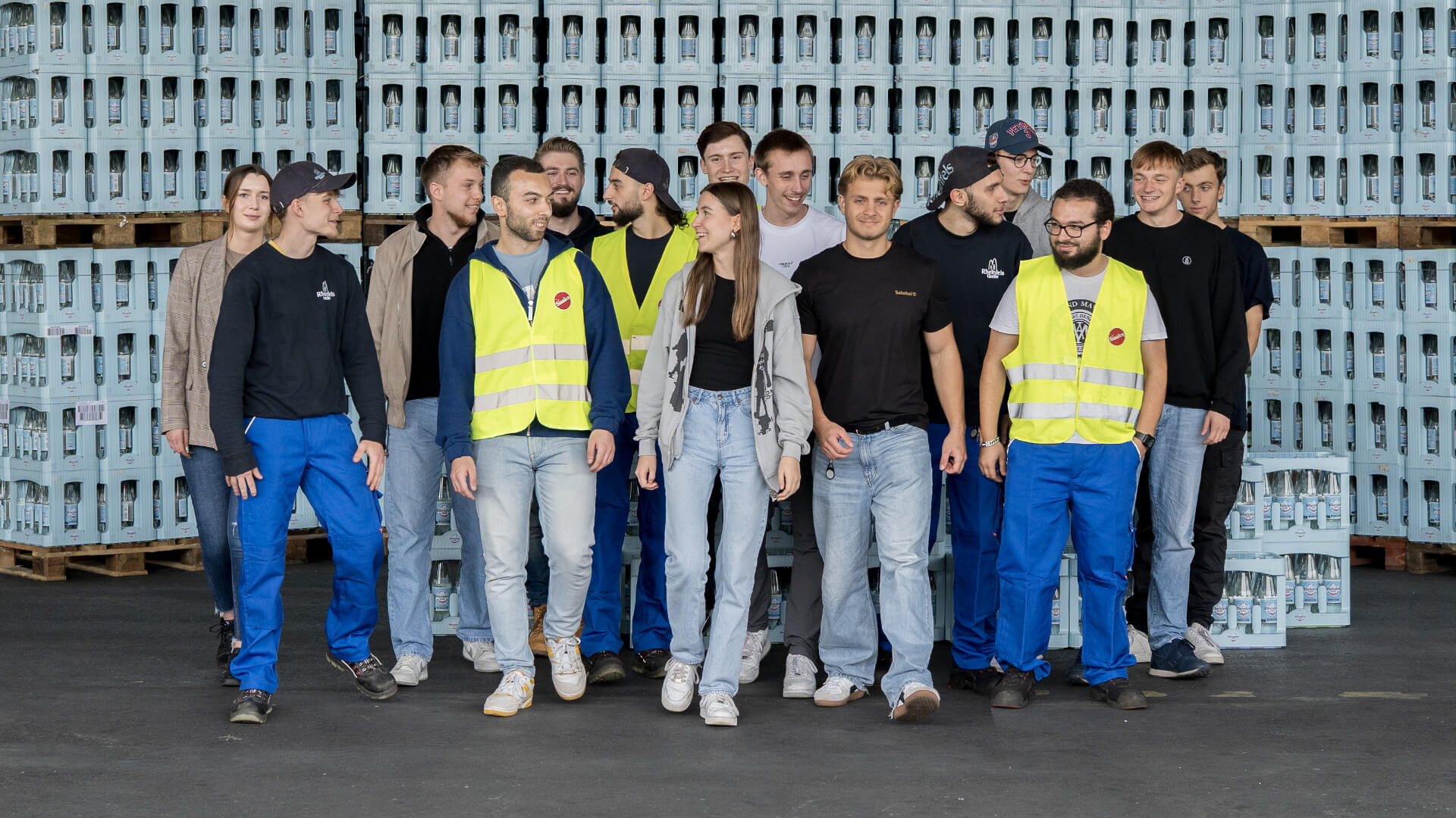 Gruppenbild mit Azubis